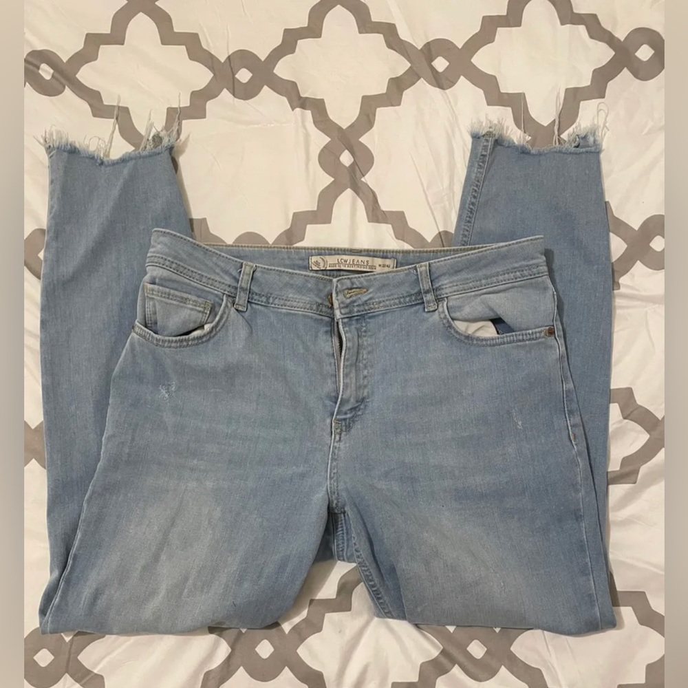📌Low rise blue jeans